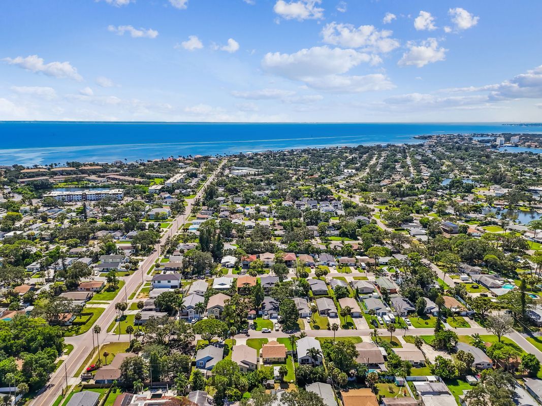 Building Photo - 1763 Montana Ave NE