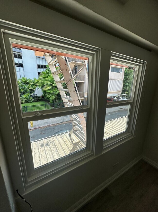 Building Photo - Newly Renovated Studio Apartment in the Heart of Waikiki!!!