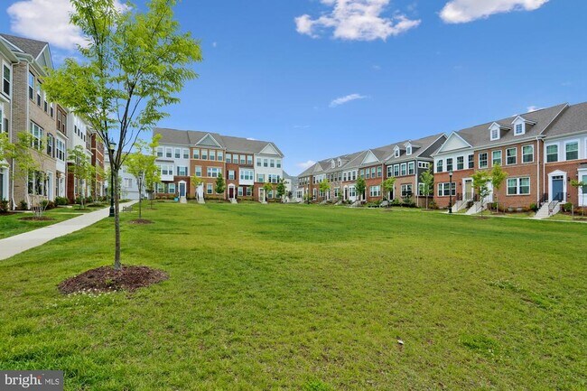 Building Photo - 12824 Clarksburg Square Rd