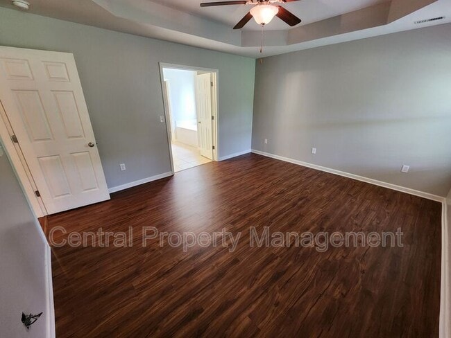 Building Photo - 107 Shalom Dr
