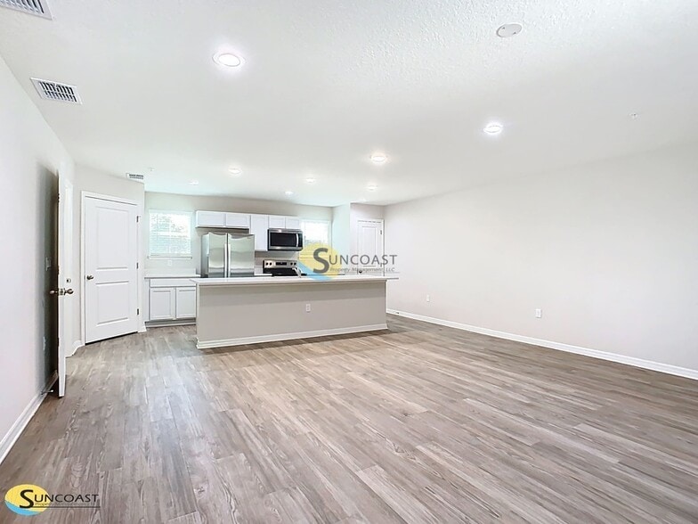 Building Photo - 3821 SW 43rd Ct