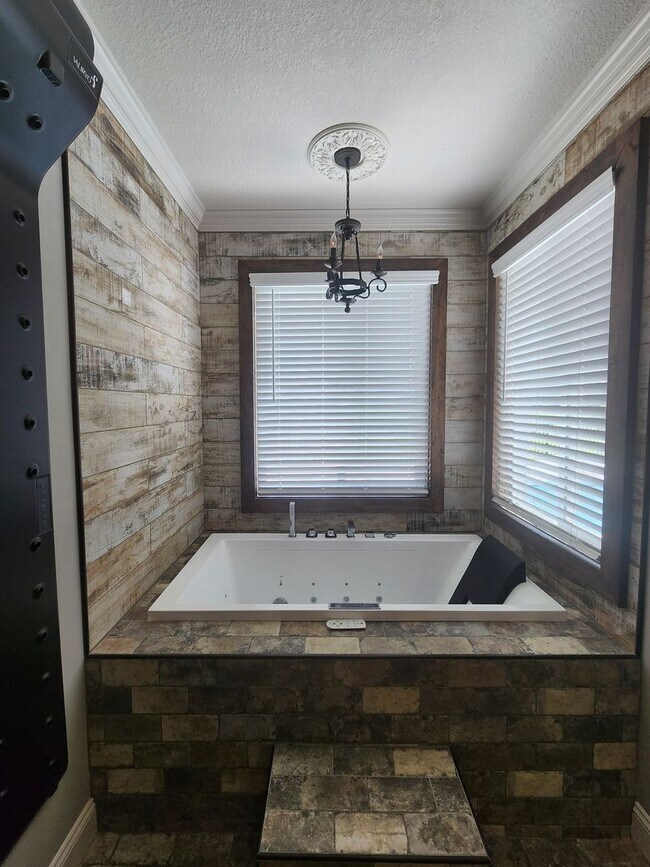 Building Photo - Elegant 4-Bedroom Valdosta Home with Vaulted Ceilings, Pool, and Outdoor Living