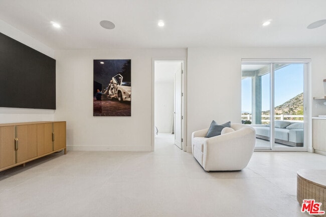 Building Photo - 265 Westlake Blvd