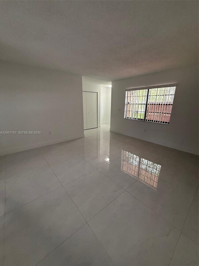 Building Photo - 6651 SW 137th Ct