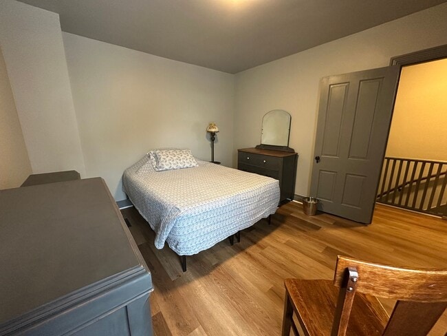 Building Photo - Lebanon City 3 bed- small dog allowed