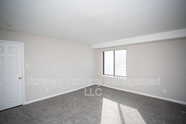 Building Photo - 171 Echelon Rd