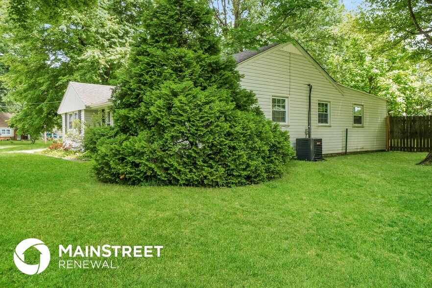 Building Photo - 9211 Aristides Dr