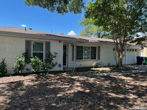 Building Photo - Move-in Special: First full month of rent FREE with a 2-year lease.