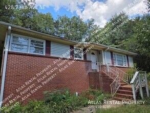 Building Photo - 428 23rd Ave NE
