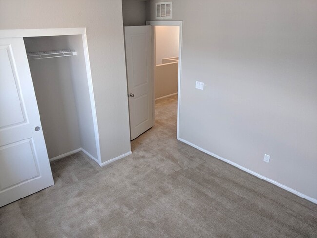 Building Photo - 2860 Alenga St