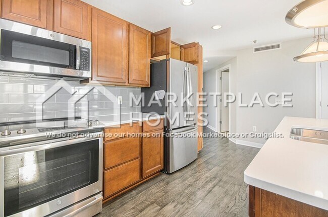 Building Photo - 525 W Lafayette Blvd