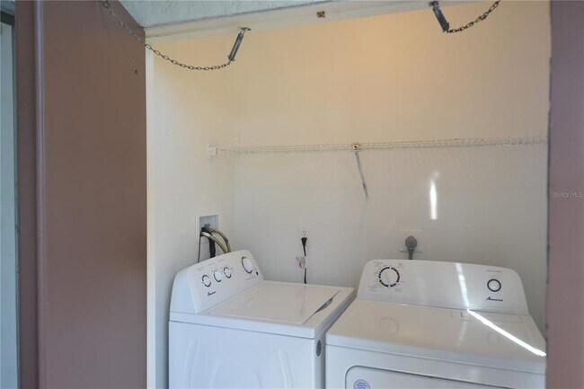 Building Photo - 256 Cypress Ln