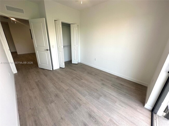 Building Photo - 20 NE 19th Ave