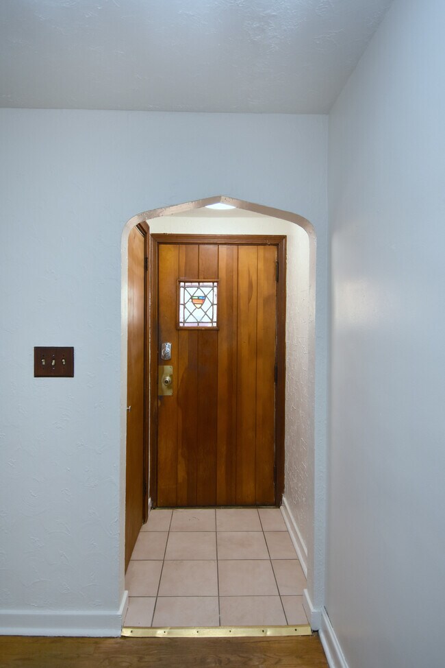 Building Photo - 121 Owendale Ave