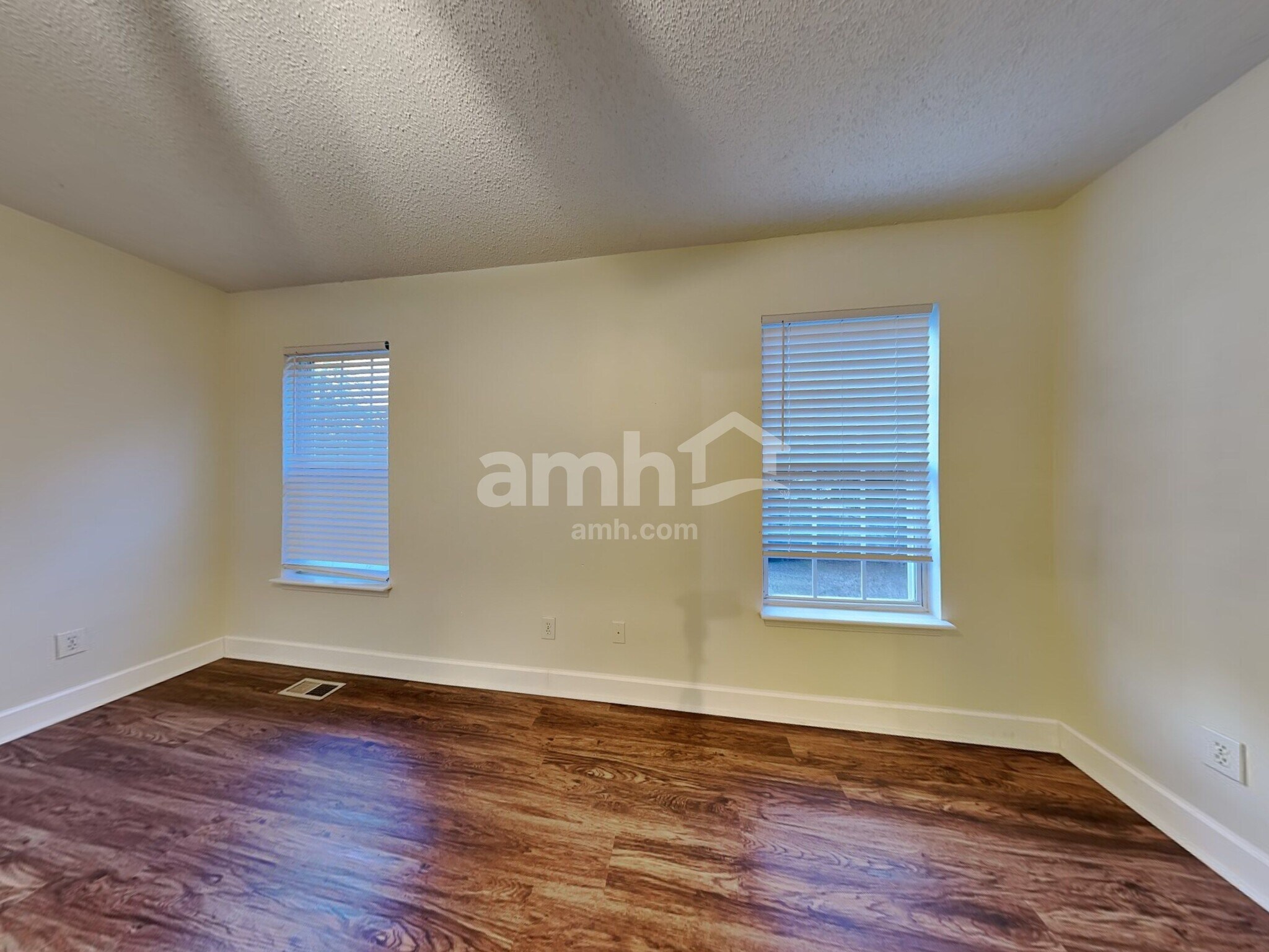 Building Photo - 207 Riesling Way