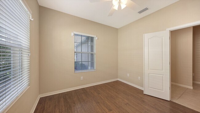 Building Photo - 2/2 plus den Villa in Fairfield with a 2 car garage