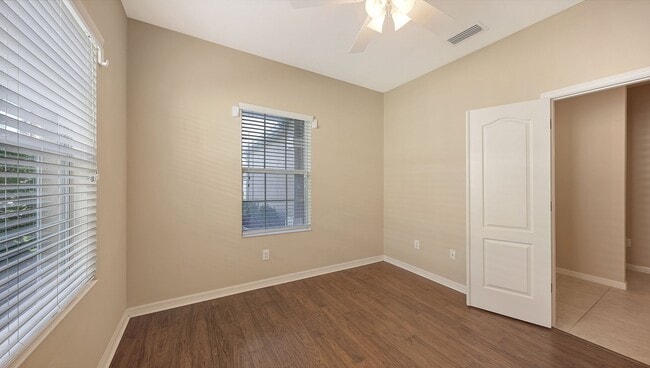Building Photo - 2/2 plus den/office Villa in with a 2 car garage