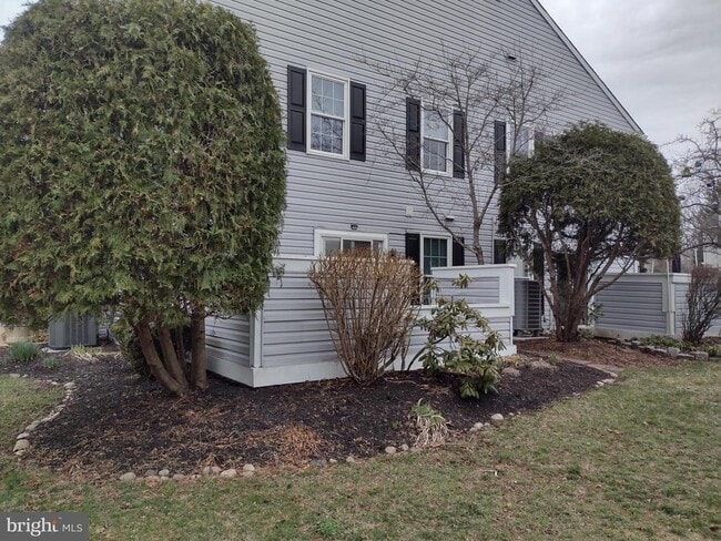 Building Photo - 83 Avon Ln