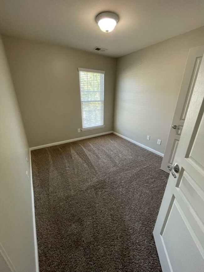 Building Photo - Beautiful 4 beds 3.5 baths in Baxter Village