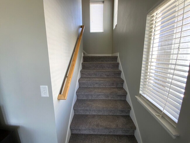 Building Photo - 5549 Dornton Ct