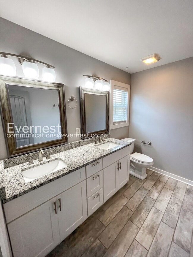Building Photo - 3-Bed/2.5-Bath Home/Available Now!
