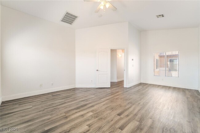Building Photo - 9372 Glendora Valley St