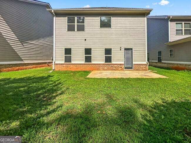 Building Photo - 206 Daisy Cir