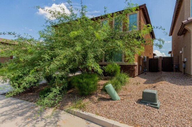 Building Photo - 6711 E Via Arroyo Largo
