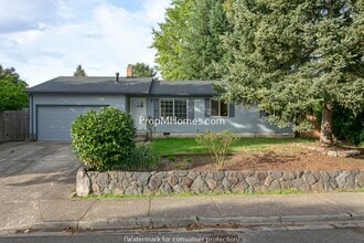 Building Photo - Quaint Ranch Style Home with Fenced Yard!