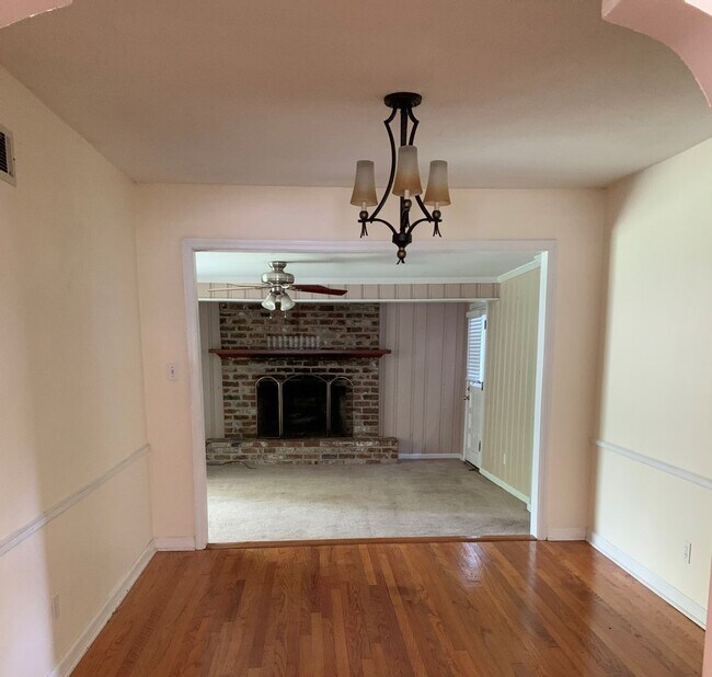 Building Photo - Kensington Park