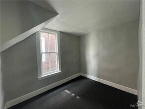 Building Photo - 200 Mackinaw St