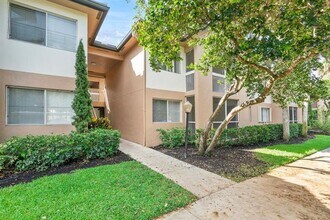 Building Photo - 9899 Westview Dr