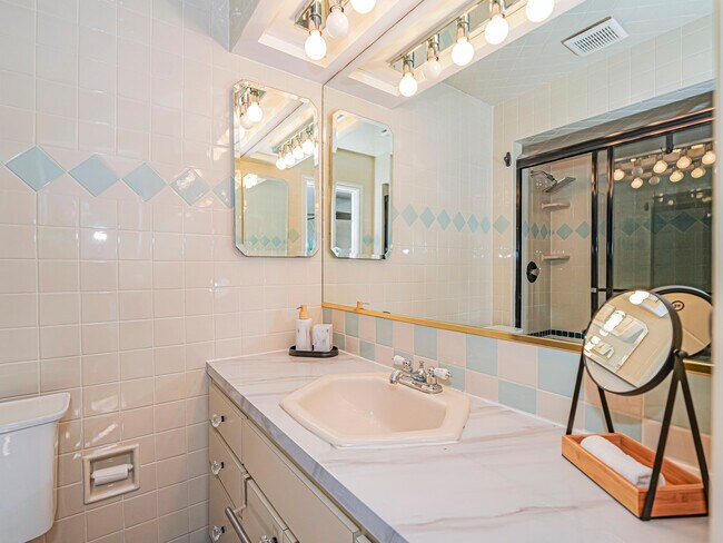 Building Photo - 174 Joy Haven Dr