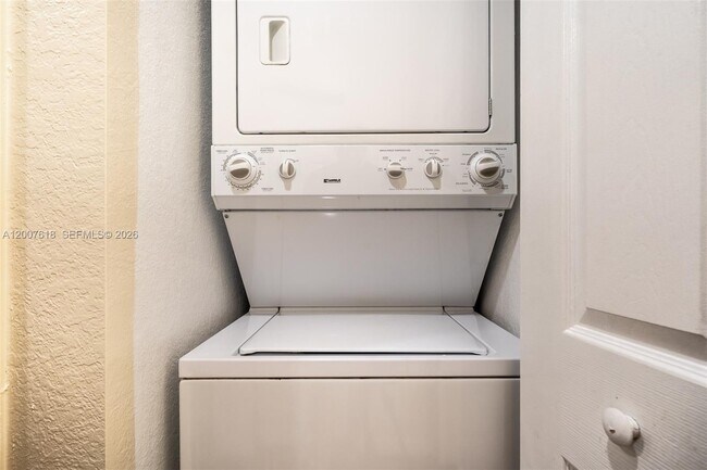 Building Photo - 6051 SW 19th Pl