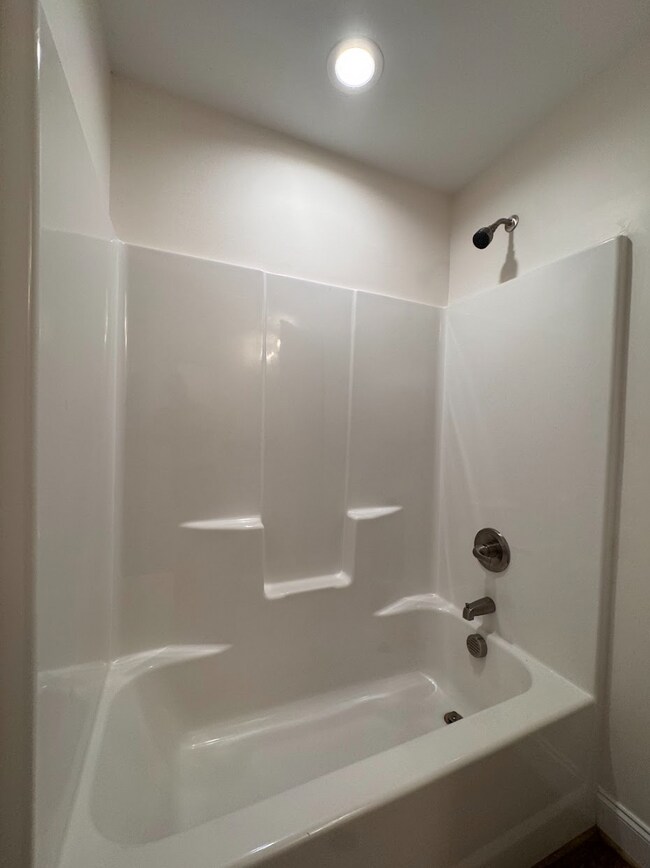 Building Photo - STOP SCROLLING! YOUR NEXT HOME IS HERE!