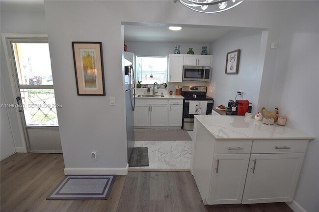 Building Photo - 2572 Emory Dr W