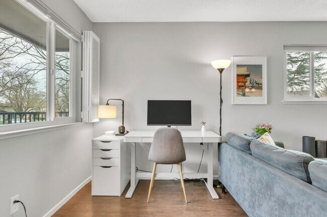 Building Photo - Two bedroom unit in North Davis