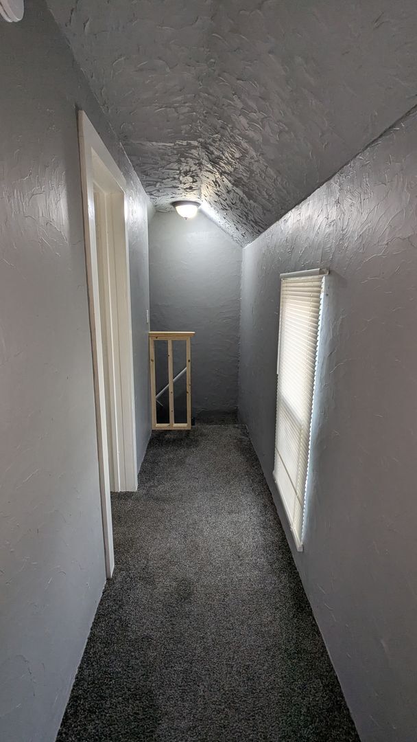 Building Photo - Charming 3-bedroom, 1-bathroom home located in the heart of Akron