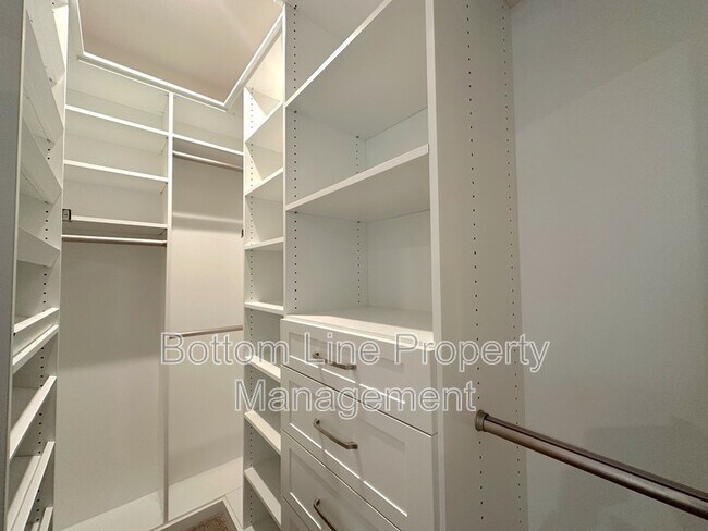 Building Photo - 1332 Ashbury St