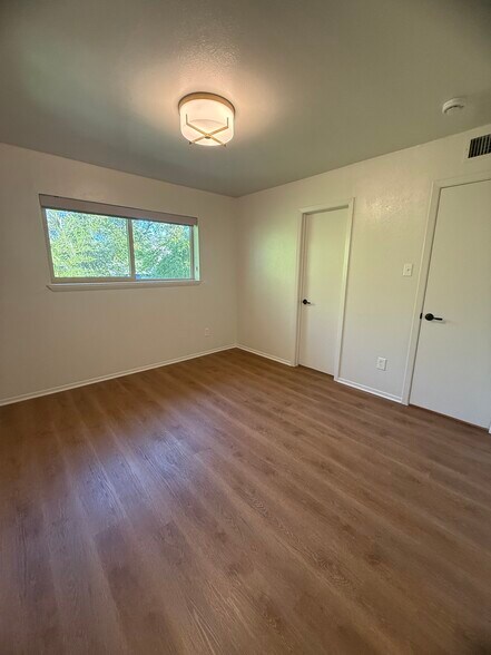 Building Photo - 1201 N Austin St