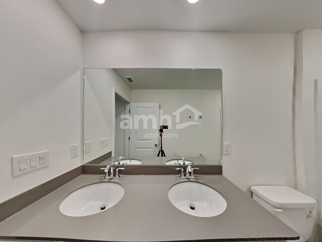 Building Photo - 27349 St Andrews Ave