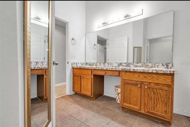 Building Photo - 447 Brayton Ln