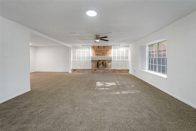 Building Photo - 1111 Manatee Ln