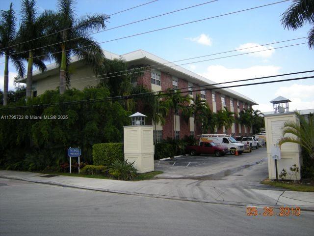 Building Photo - 2424 SE 17th St
