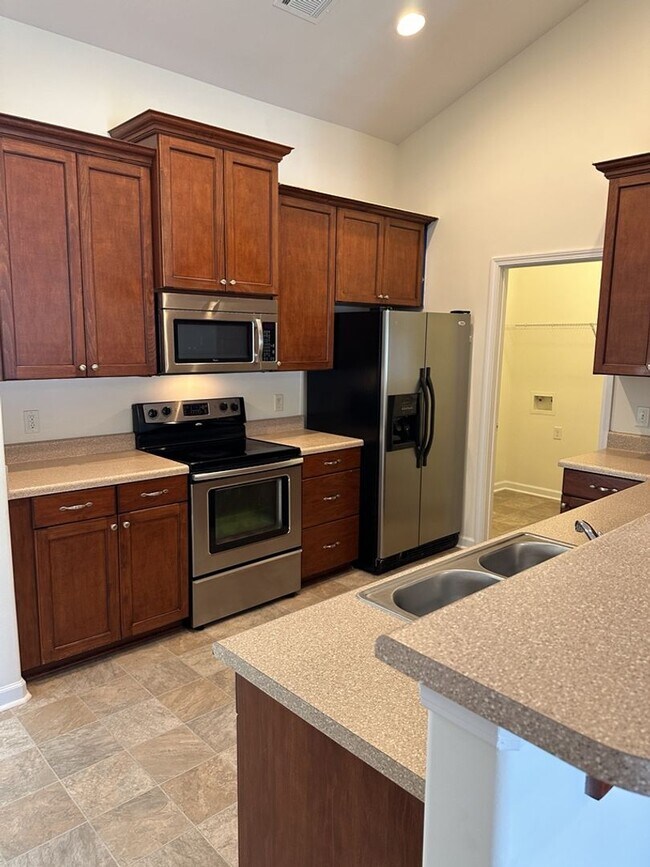 Building Photo - 20 Wesleyan Dr