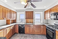 Building Photo - 625 Summit St