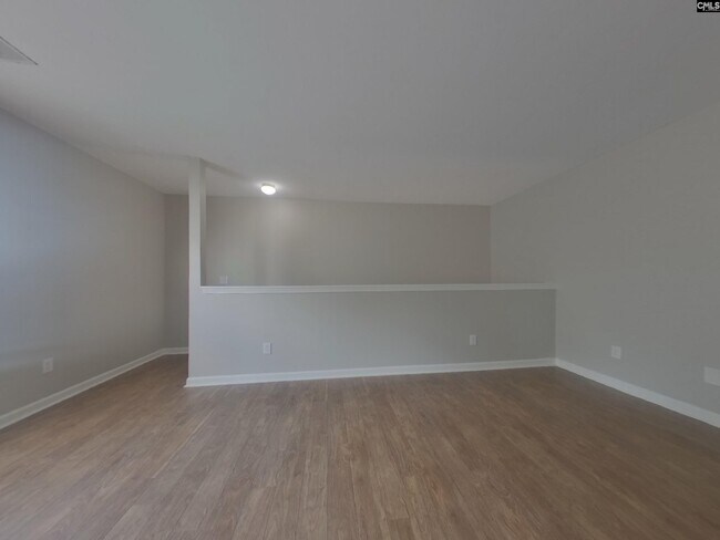 Building Photo - 621 Staffwood Dr