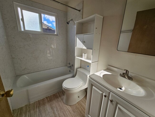 Building Photo - Beautifully updated 3-bedroom, 2-bath single-story home in one of El Sobrante’s most desirable ne...