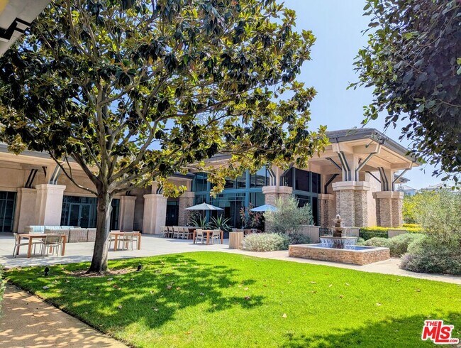 Building Photo - 7100 Playa Vista Dr