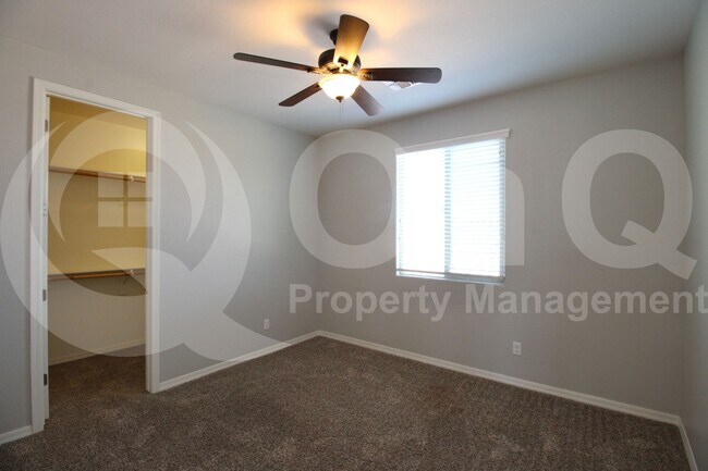 Building Photo - 4167 E Glacier Pl